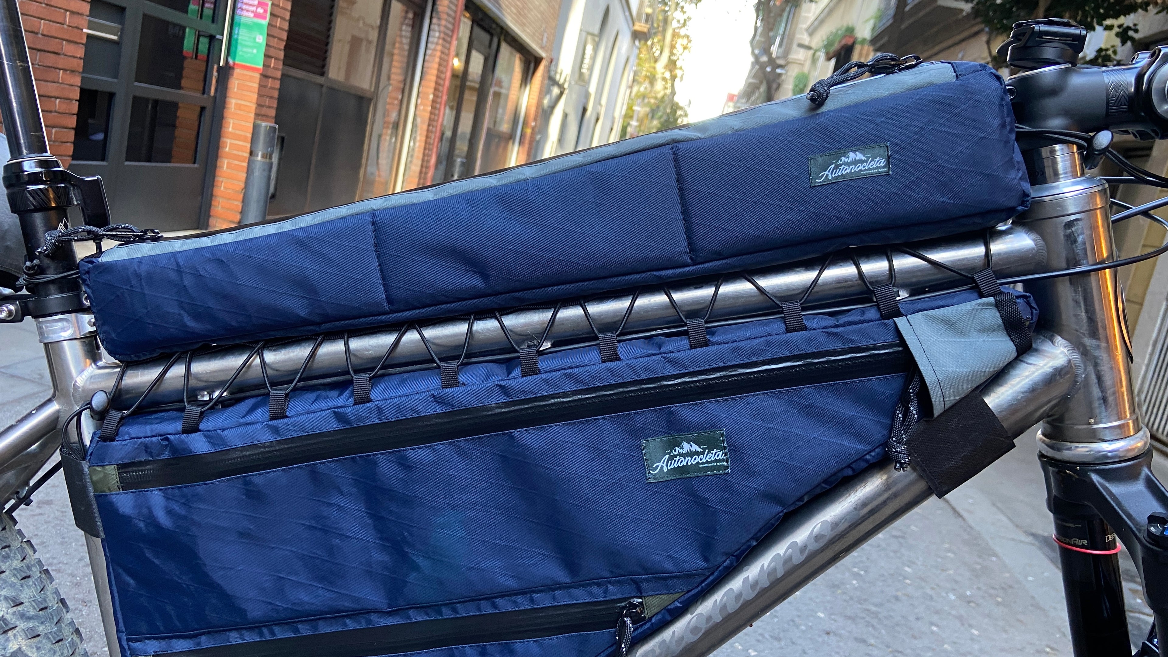 Custom Framebag
